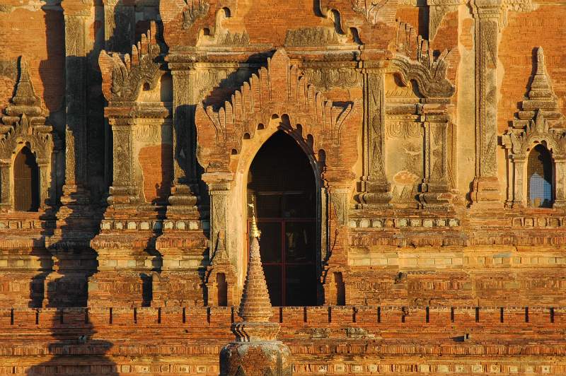 DSC_0357.JPG - Look carefully there is a Buddha inside