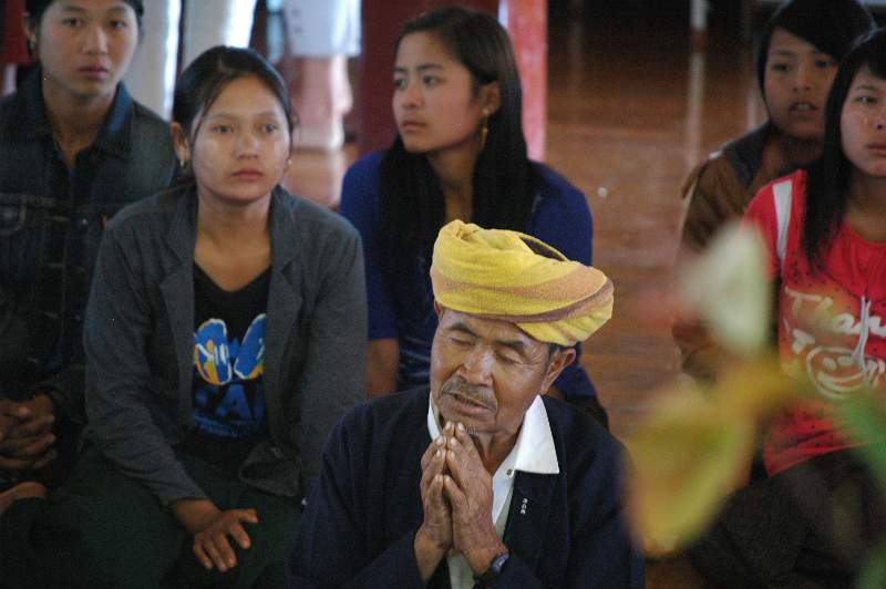 DSC_1242.JPG - praying