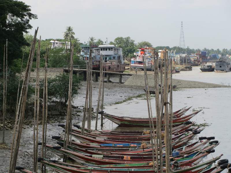 IMG_0661.JPG - Outside Yangon in the delta region.