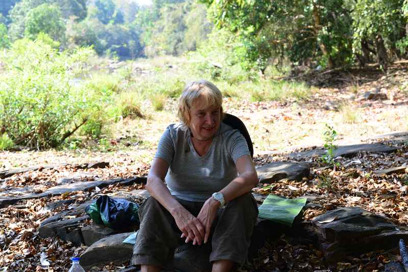 DSC_0562.JPG - Judy resting for lunch