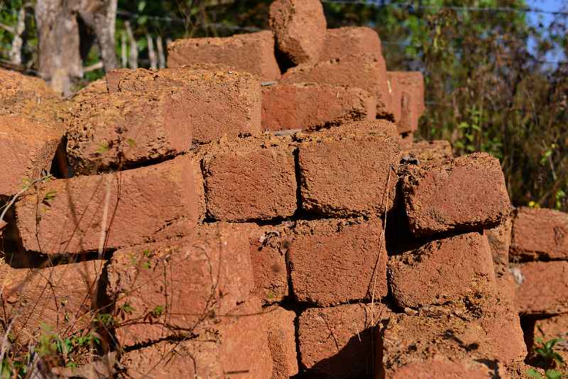 DSC_0581.JPG - bricks ready for building